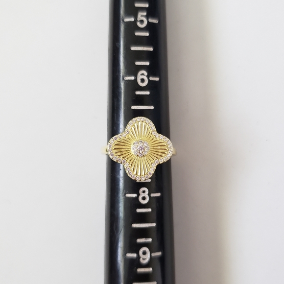 Yellow Gold Plate Sterling Silver Clover Ring Size 7 - Picture 6 of 6